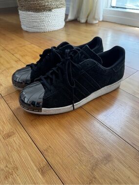 ADIDAS Superstar 80’s black suede , metal toe.